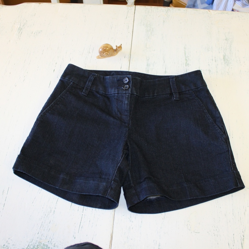The Limited Tailored Blue Jean Short  Size 2